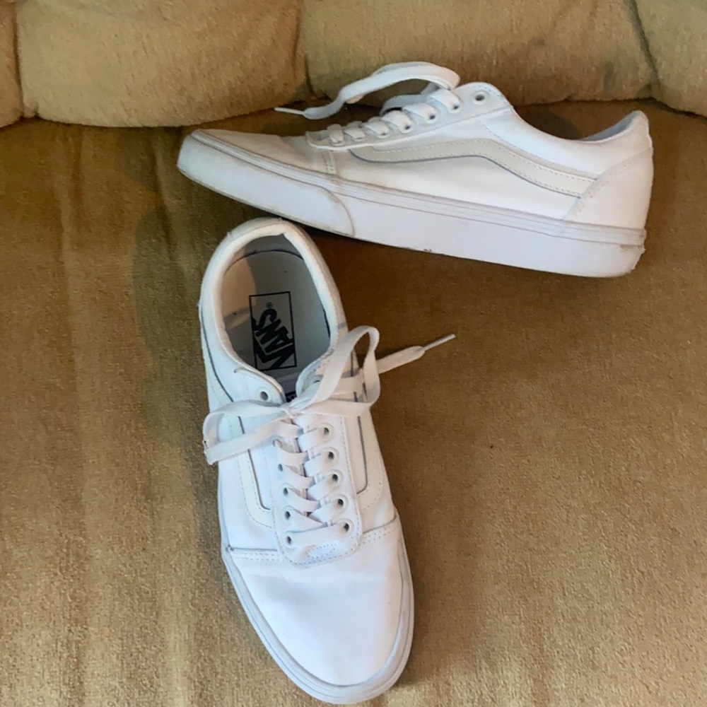 Men’s white Vans